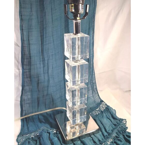 Vintage Retro Acrylic Lamp Mid Century Modern Desk Table Lamp 3-Way 17.5" - Picture 2 of 3